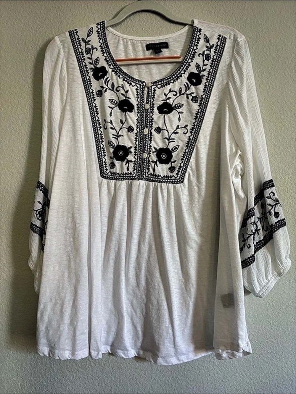 Lane Bryant White & Black
Embroidered Boho Peasant Tunic Top Size 18/20